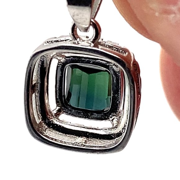 Green Tourmaline .85ct White Gold Silver Pendant - Picture 3 of 7